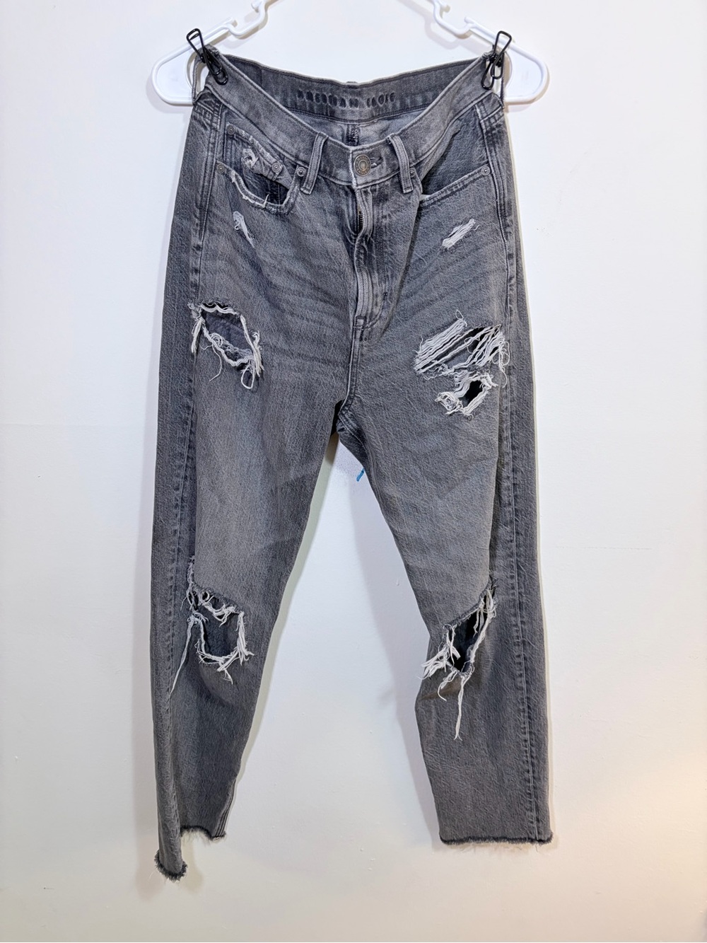 American Eagle Gray Distressed Mom Jeans Size 6 Long